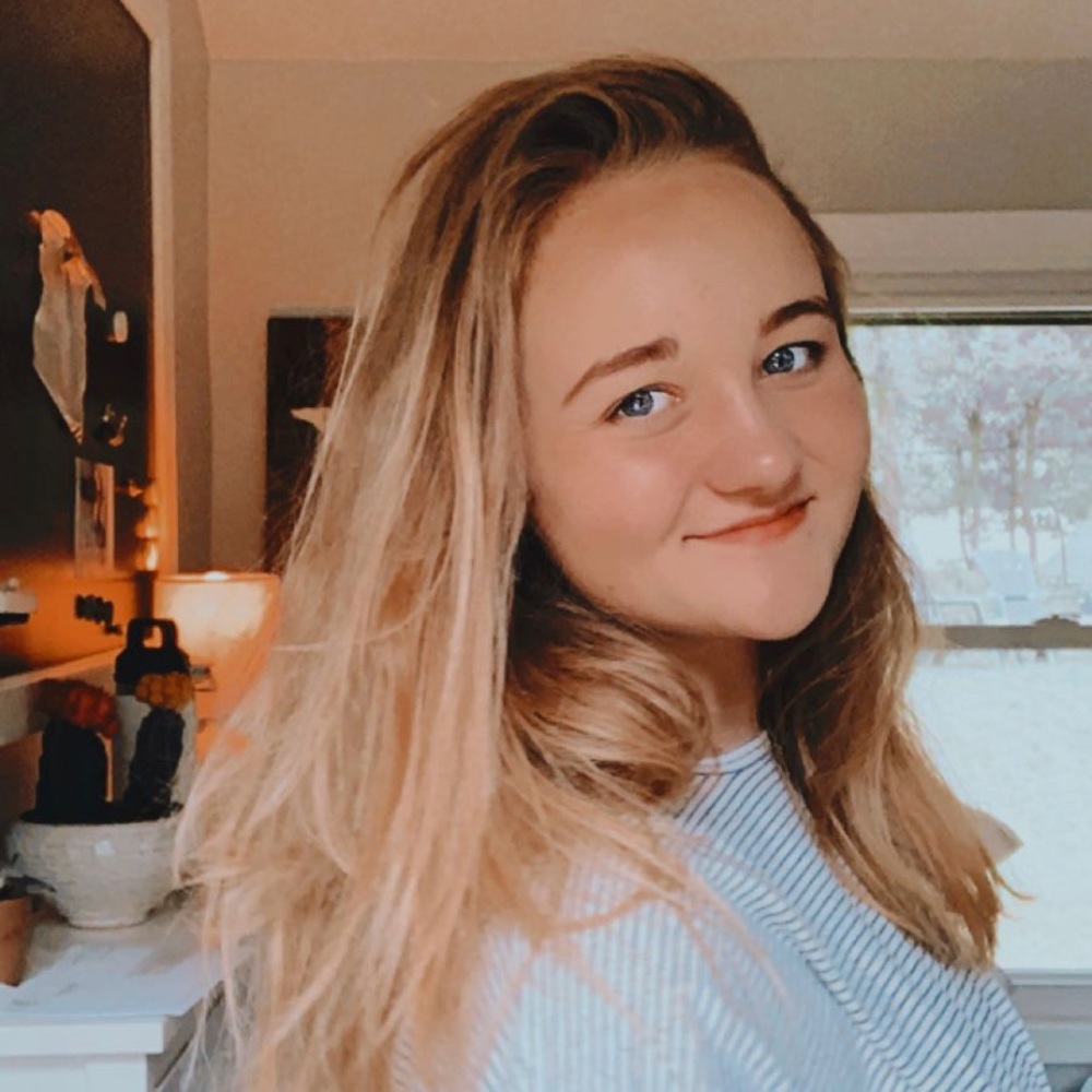 Meet your Posher, Ava